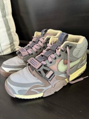 Nike Men's Air Trainer 1 in Honeydew size 9